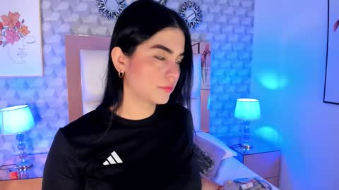 Camila  online show from October 2025 11:33:02 AM