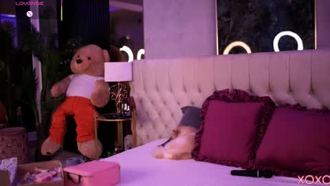 Snapshot of sashaferrera chatting on November 2025 07:27:01 PM Dennise online show from November 2025 07:27:01 PM