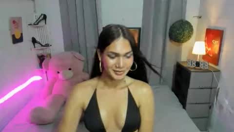 Snapshot of sashahuwanna chatting on February 2025 02:08:01 PM ESTELLA online show from February 2025 02:08:01 PM