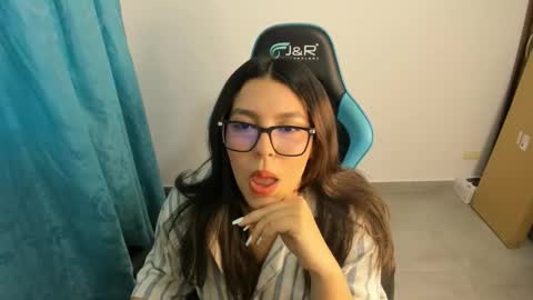 sashanova21 online show from November 2025 10:34:01 PM