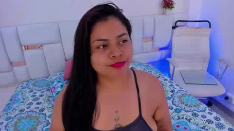 Snapshot of sashapears chatting on October 2025 03:58:01 AM Manuela online show from October 2025 03:58:01 AM