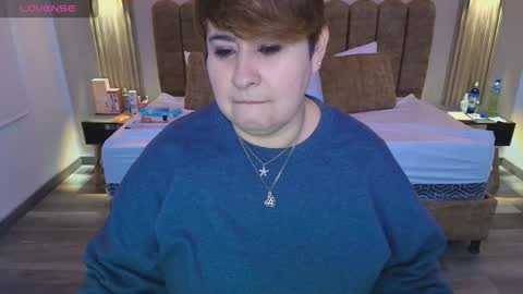 S A S H A R O S E online show from October 2025 12:03:01 PM