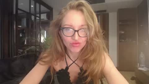 Snapshot of sashasweetsasha chatting on December 2024 05:26:01 AM Sasha online show from December 2024 05:26:01 AM
