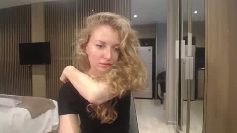 Snapshot of sashasweetsasha chatting on October 2025 05:16:02 AM Sasha online show from October 2025 05:16:02 AM