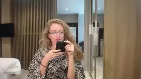 Snapshot of sashasweetsasha chatting on October 2025 06:45:01 AM Sasha online show from October 2025 06:45:01 AM