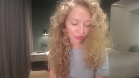 Snapshot of sashasweetsasha chatting on November 2025 11:33:02 AM Sasha online show from November 2025 11:33:02 AM