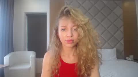 Snapshot of sashasweetsasha chatting on November 2025 08:19:01 AM Sasha online show from November 2025 08:19:01 AM