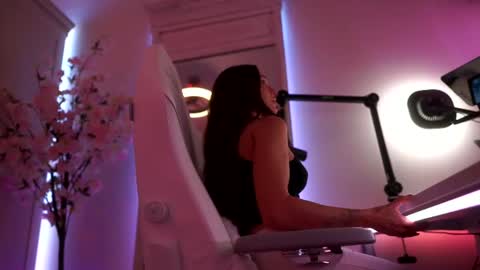 sashawest_official online show from July 2026 11:42:02 PM