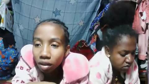 sasivia08 online show from April 2026 11:28:01 PM
