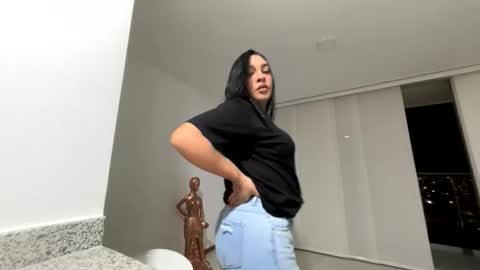 sasshamoon online show from November 2025 03:23:01 AM