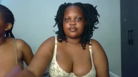 sassie_bee online show from December 2025 09:27:01 AM