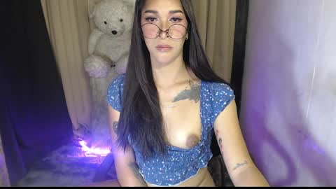 Snapshot of sassy_ts69 chatting on April 2026 09:37:02 PM HERA online show from April 2026 09:37:02 PM