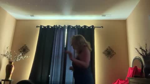 sassyhotwife00 online show from June 2026 07:05:01 PM