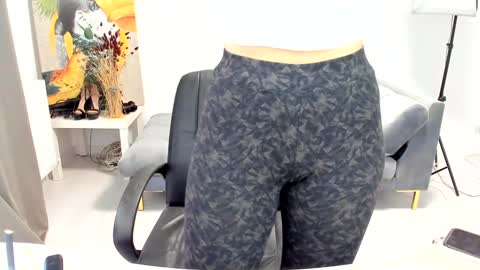 sassytiff online show from December 2025 10:08:02 AM