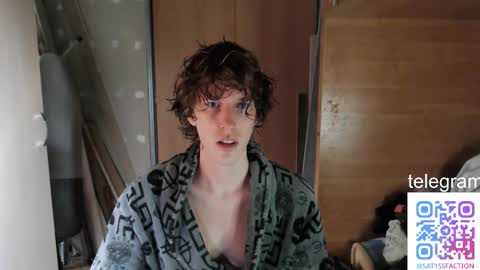 Snapshot of sat1sfaction chatting on October 2025 10:52:02 AM Kristof online show from October 2025 10:52:02 AM