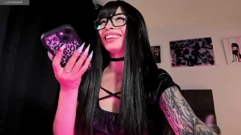    im expecting 300 thumbs up on my altar online show from June 2026 11:14:01 PM