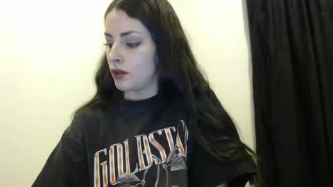 Snapshot of satansbabenia_v chatting on February 2025 01:03:02 AM Nia online show from February 2025 01:03:02 AM
