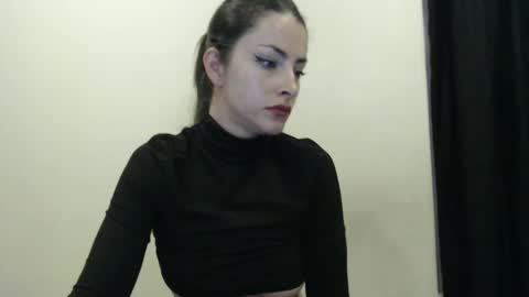 Snapshot of satansbabenia_v chatting on February 2025 11:54:01 PM Nia online show from February 2025 11:54:01 PM