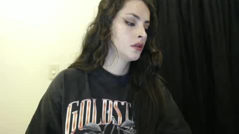 Snapshot of satansbabenia_v chatting on February 2025 11:24:02 PM Nia online show from February 2025 11:24:02 PM
