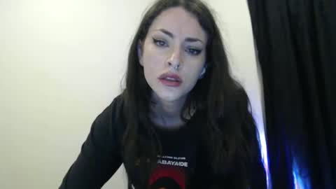 Snapshot of satansbabenia_v chatting on March 2025 11:26:01 PM Nia online show from March 2025 11:26:01 PM