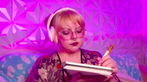 Gina George online show from September 2025 12:38:01 AM