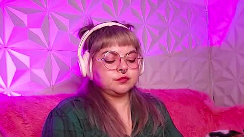 Gina George online show from November 2025 12:32:02 AM