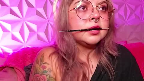 Gina George online show from November 2025 01:17:01 AM