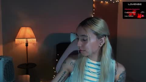 Snapshot of saucy_jenn1 chatting on January 2025 02:50:02 AM I AM JENN online show from January 2025 02:50:02 AM