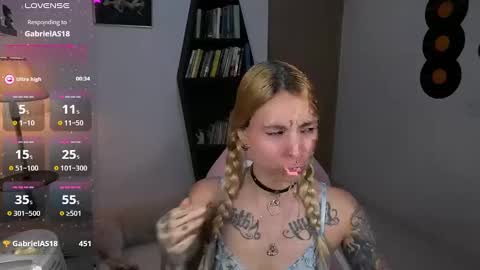 Snapshot of saucy_jenn1 chatting on October 2025 01:39:02 AM I AM JENN online show from October 2025 01:39:02 AM