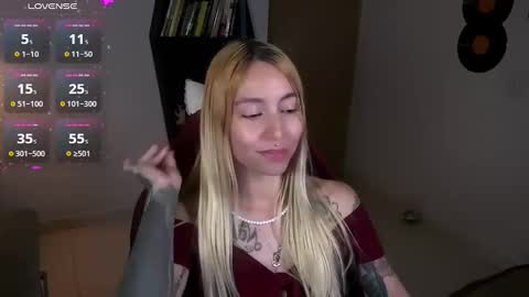 Snapshot of saucy_jenn1 chatting on October 2025 04:09:01 AM I AM JENN online show from October 2025 04:09:01 AM