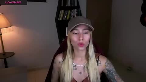 Snapshot of saucy_jenn1 chatting on October 2025 02:39:02 AM I AM JENN online show from October 2025 02:39:02 AM