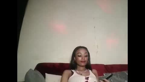 Snapshot of saucy_shanice chatting on May 2026 02:42:02 AM Shaniiice online show from May 2026 02:42:02 AM