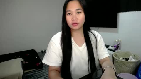 saucymegan online show from December 2025 12:34:02 PM