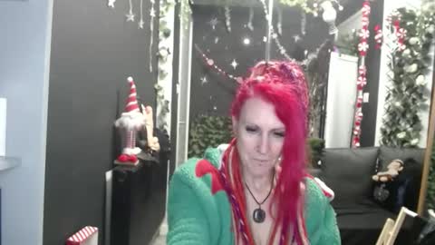 SaucySky online show from December 2025 11:17:01 AM