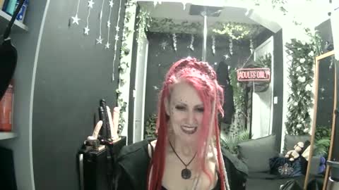 SaucySky online show from April 2026 08:03:02 PM