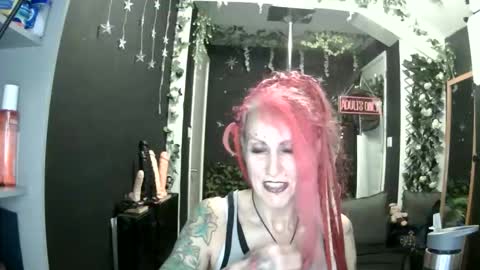 SaucySky online show from May 2026 07:55:02 PM