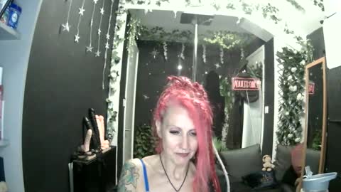 SaucySky online show from June 2026 11:43:02 PM