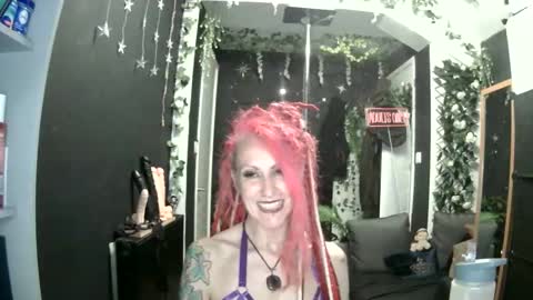 SaucySky online show from June 2026 09:14:01 PM