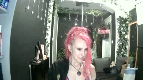 SaucySky online show from June 2026 12:32:02 AM