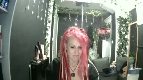 SaucySky online show from June 2026 09:57:02 PM