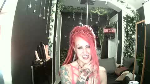SaucySky online show from June 2026 07:28:02 PM