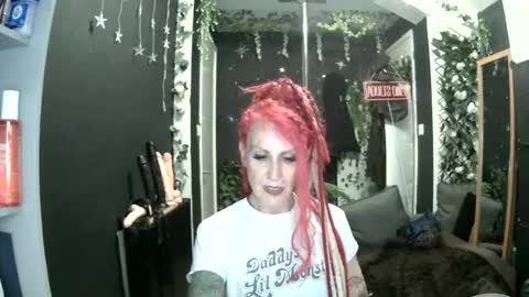 SaucySky online show from June 2026 07:52:02 PM