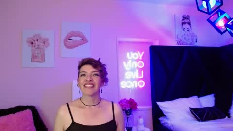 Snapshot of sauvage_lilith chatting on December 2025 08:14:01 PM lilith online show from December 2025 08:14:01 PM