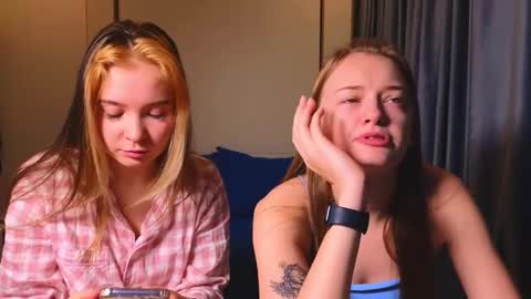 LUNA and ANNA    online show from January 2025 05:37:02 PM