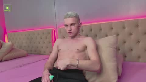 Snapshot of savage_hunterr chatting on March 2025 06:45:02 PM HARDin online show from March 2025 06:45:02 PM