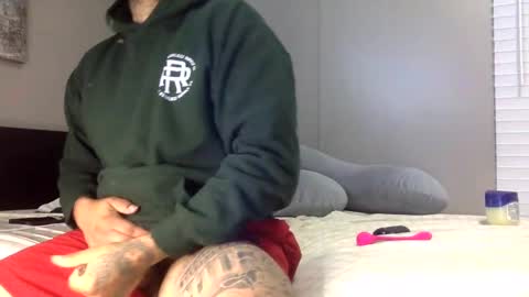 Snapshot of savagebullxxx chatting on December 2024 03:07:01 AM savagebullxxx online show from December 2024 03:07:01 AM