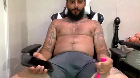 Snapshot of savagebullxxx chatting on April 2026 02:22:02 AM savagebullxxx online show from April 2026 02:22:02 AM