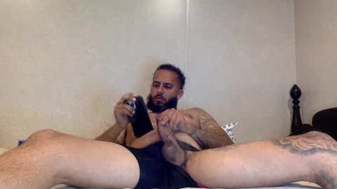 Snapshot of savagebullxxx chatting on April 2026 02:42:01 AM savagebullxxx online show from April 2026 02:42:01 AM