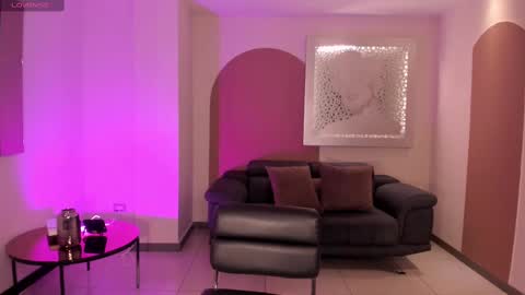 S a v a n n a h  online show from February 2025 02:07:01 PM