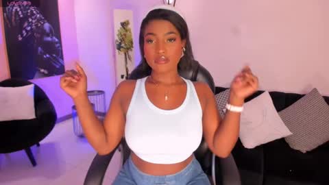 S a v a n n a h  online show from March 2025 12:45:01 PM